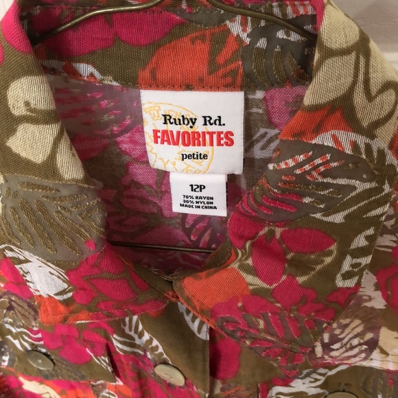 Ruby Rd Favorites Hawaiian Print Button Down Shirt - Picture 3 of 8